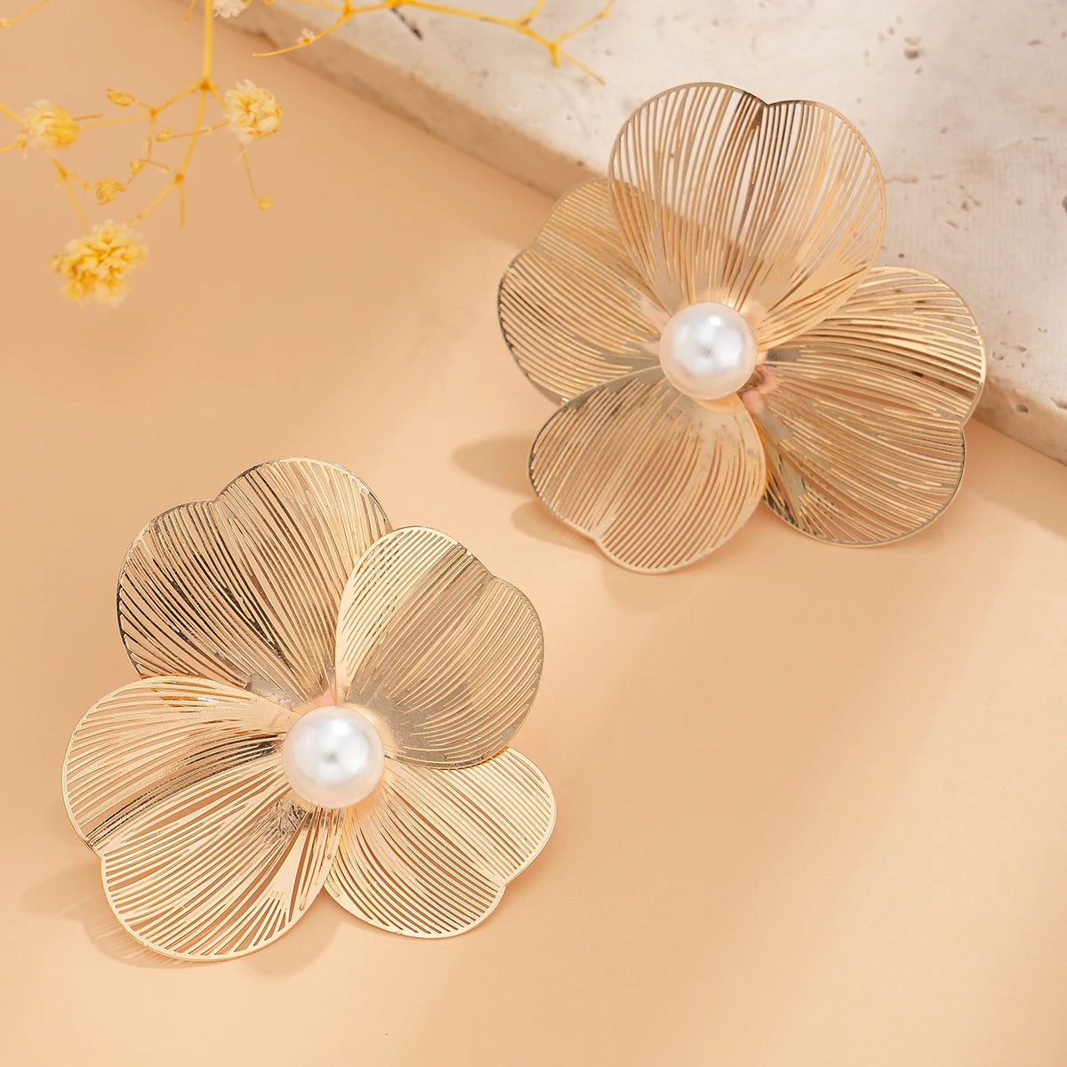 The Orchid Pearl Studs | 18k Gold PVD Stainless Steel