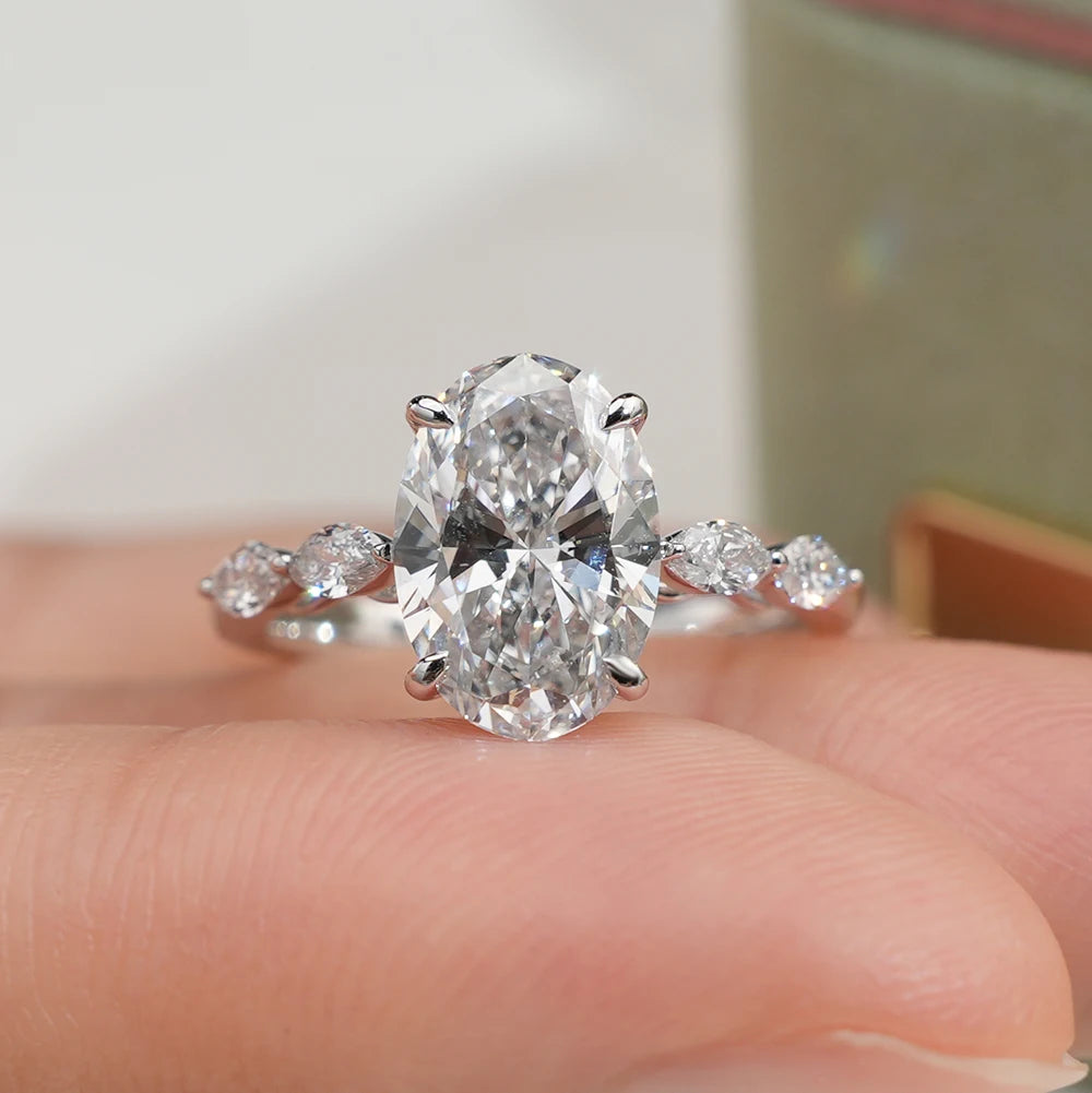 The Sovereign Oval Engagement Ring (2 Carat)