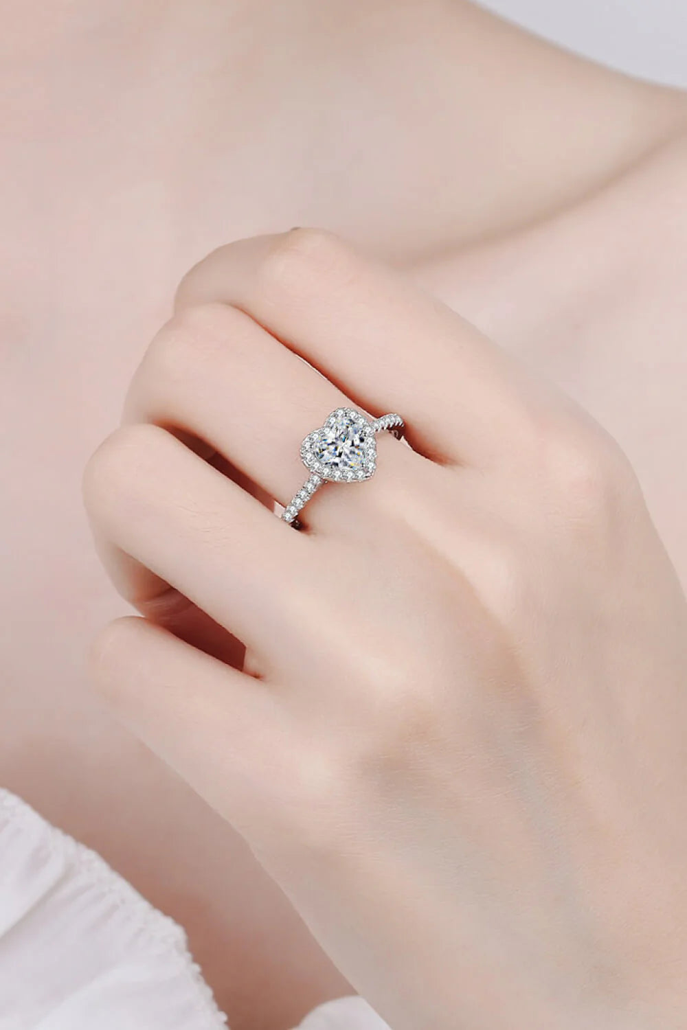 THE EMPRESS HEART RING | 1.00CT VVS MOISSANITE