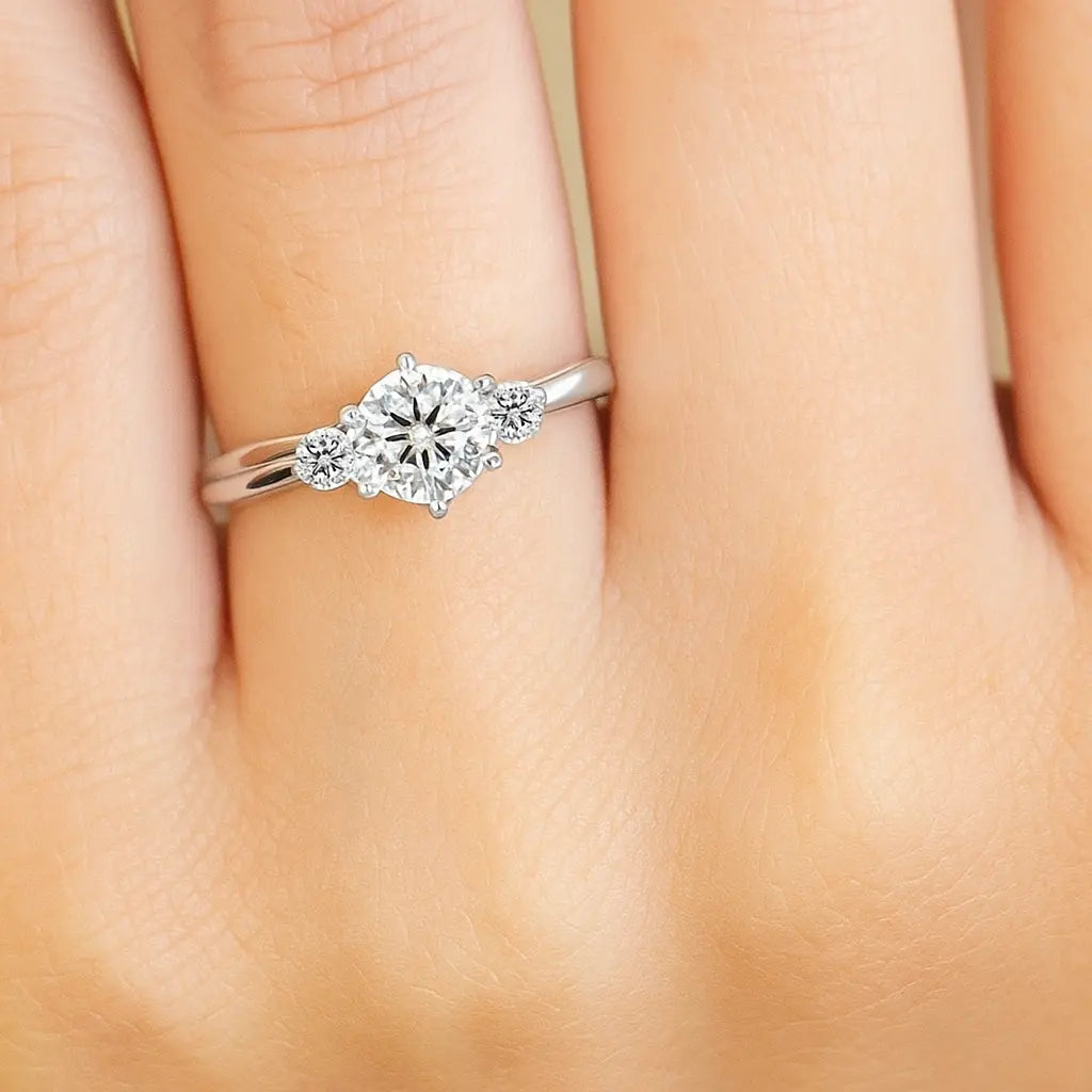 Eterna Promise Trio Moissanite Ring Aurebravur