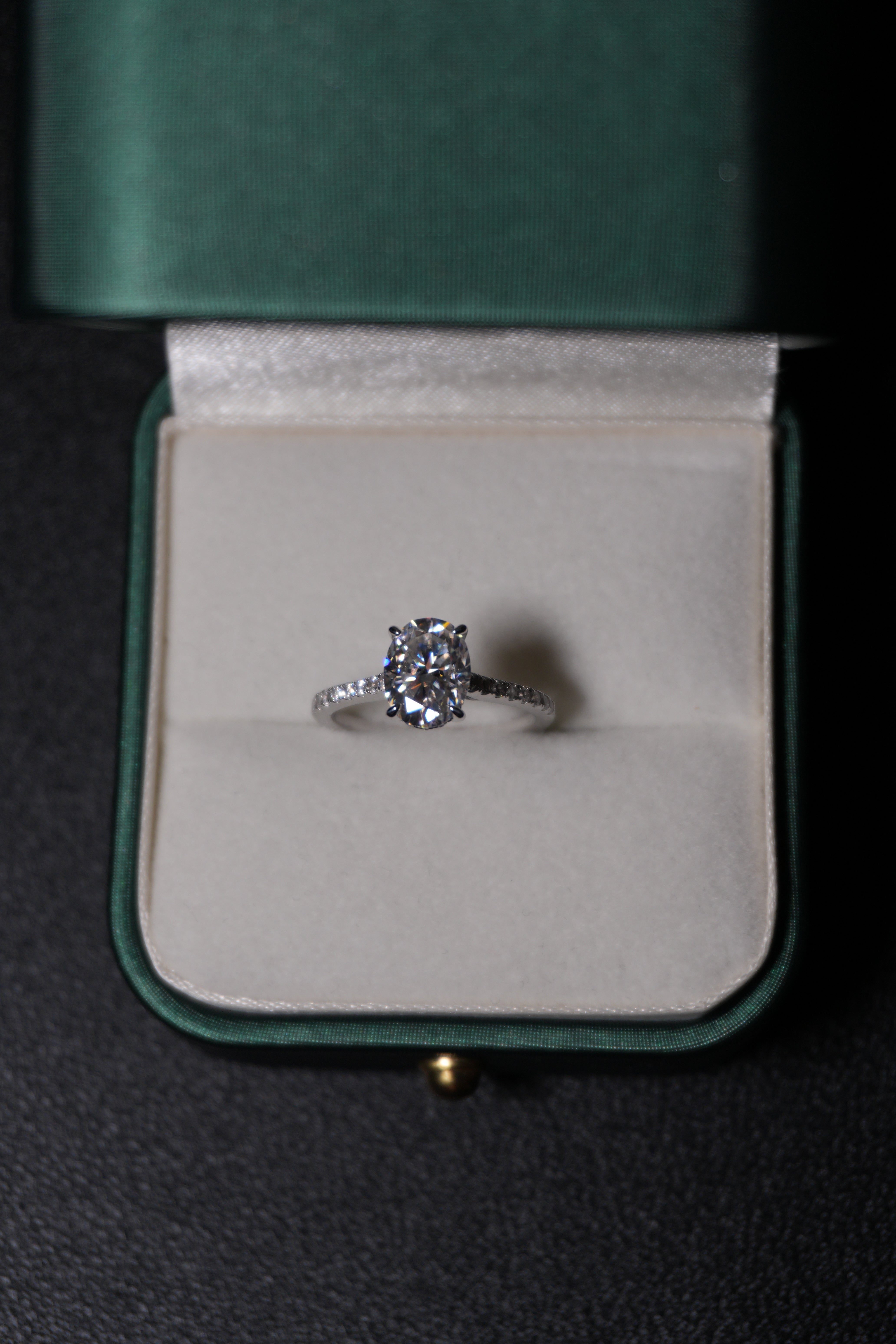 The Oval Royale | 2.00ct Moissanite Estate Ring