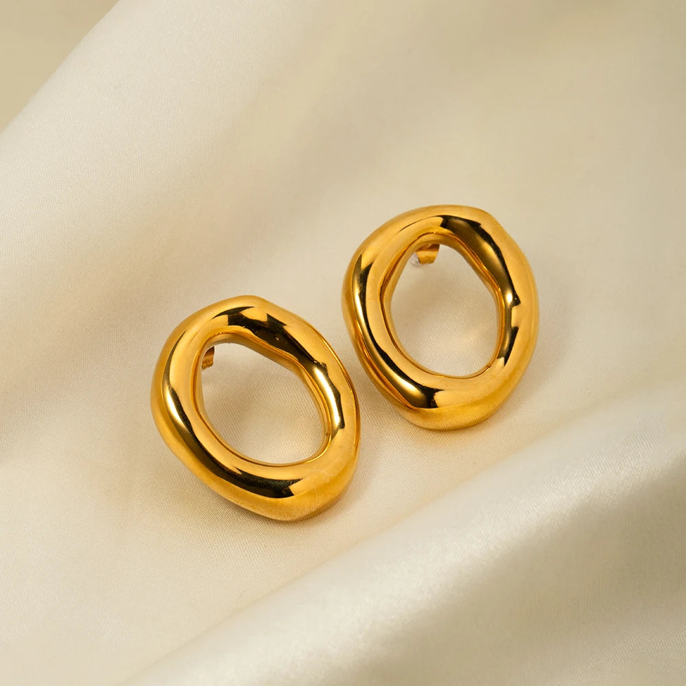 The Sculpted Twist Hoops | 18k Gold PVD Stainless Steel