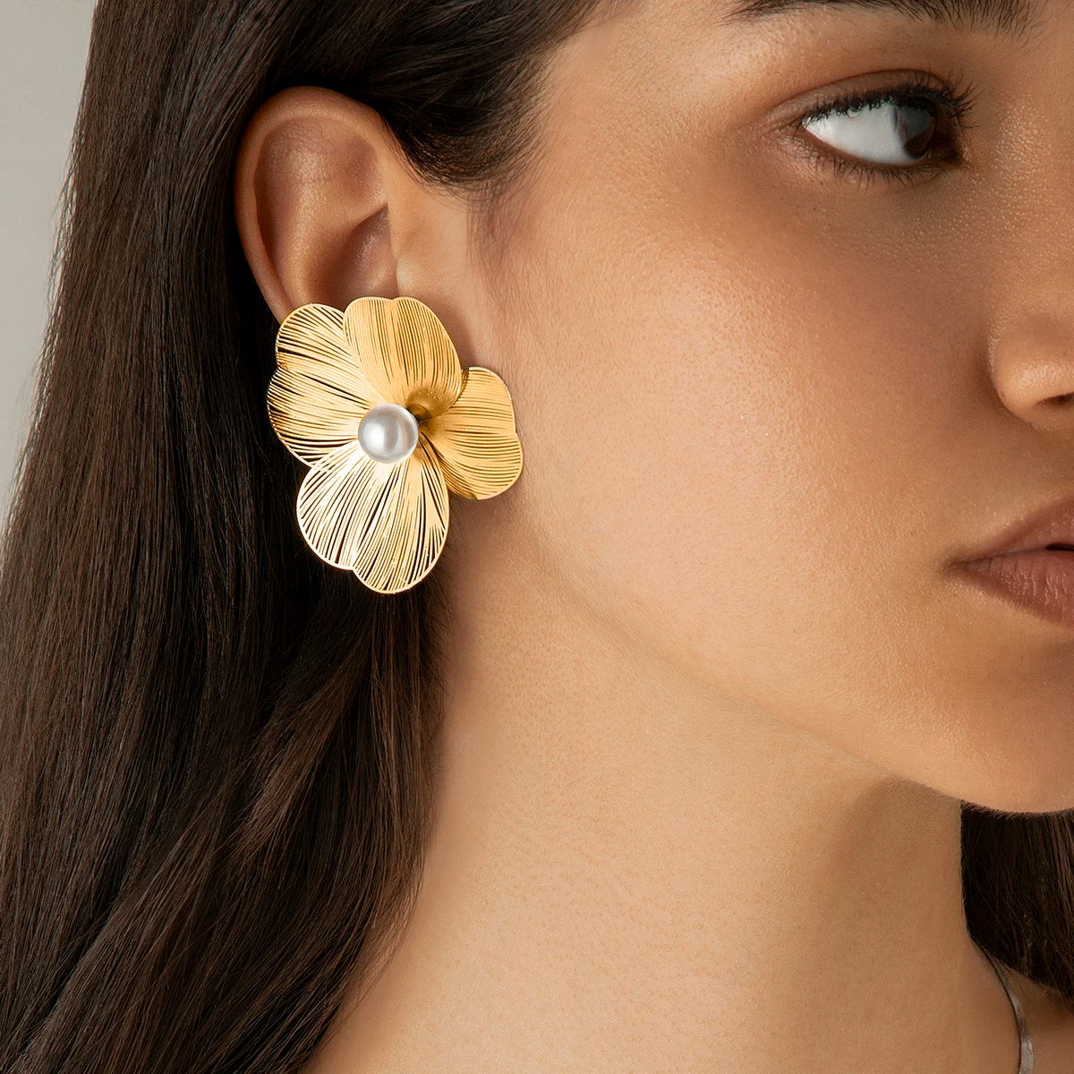 The Orchid Pearl Studs | 18k Gold PVD Stainless Steel