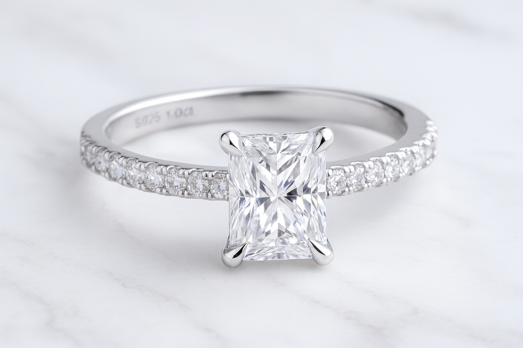Eterna Radiance – Sortija en Plata 925 con Moissanite Lab Diamond 1.0CT
