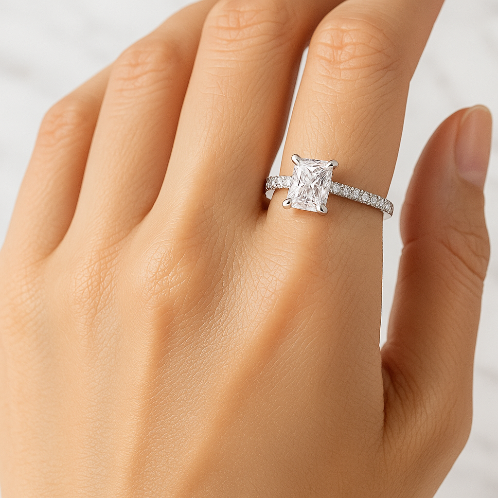 Eterna Radiance – Sortija en Plata 925 con Moissanite Lab Diamond 1.0CT