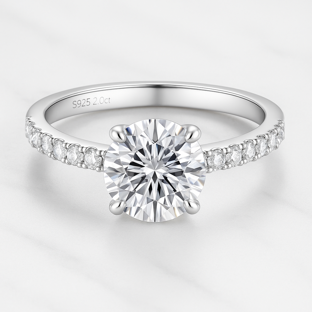 Clásica Eterna – Sortija en Plata 925 con Moissanite Lab Diamond